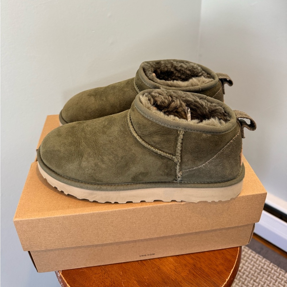 UGG Ultra Mini Boot in Burnt Olive - Size 9